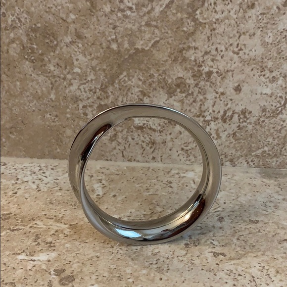 Bracelet - Picture 1 of 3